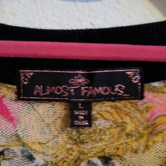 💲💲Mesh Animal Print, Tribal Zip-up - Picture 4 of 4